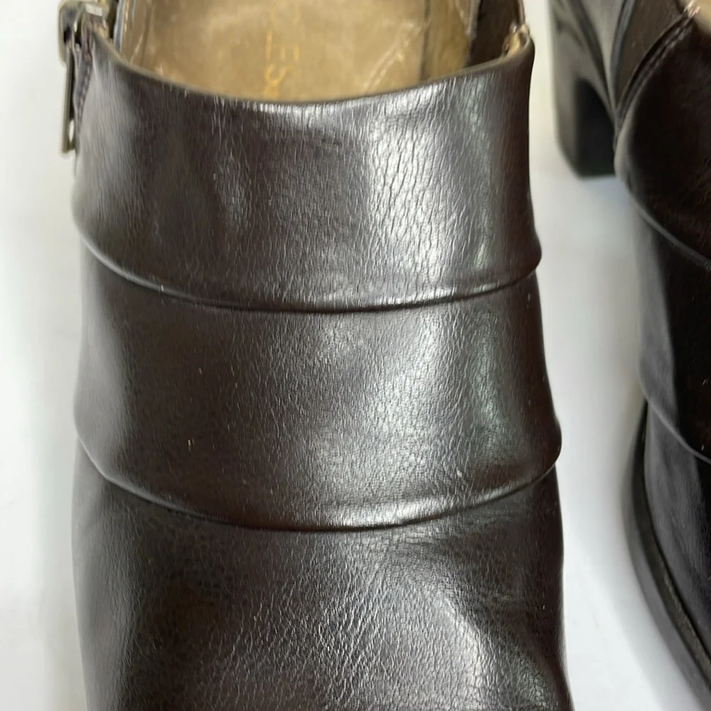 AEROSOLES Shoe Bootie Brown Vegan Leather BUZZ SAW Cushioned Insole Comfort 9M